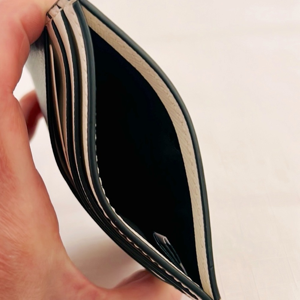 kate spade ♠️ Leather Card Holder - Picture 2 of 7